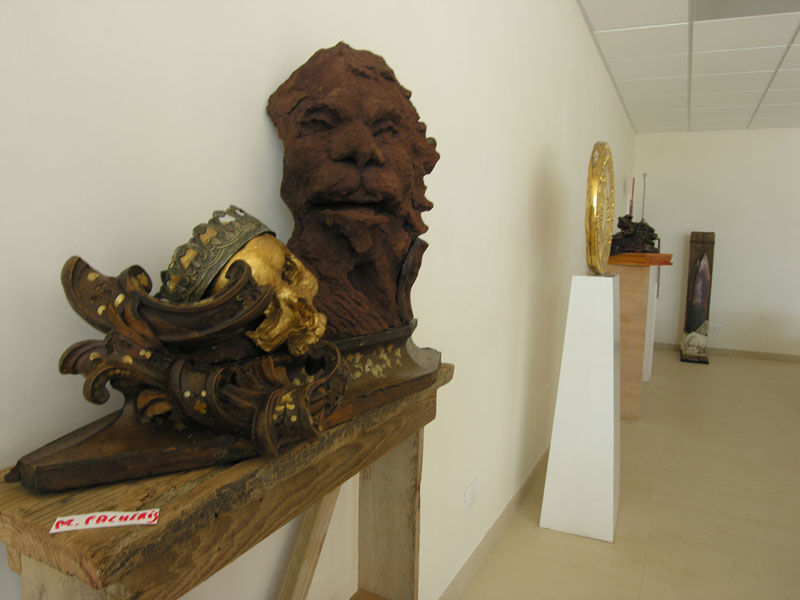 Alcune delle opere esposte a Querceta nell'ambito della mostra "Il Leone e i suoi simboli" (©Stefano Roni)