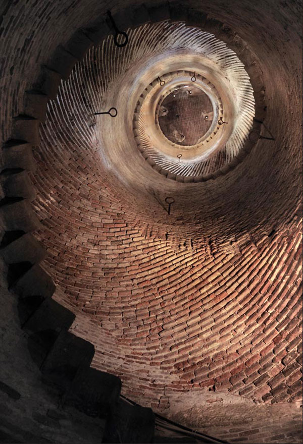 L'interno del campanile del Duomo di San Martino, foto di Giorgio Cespa