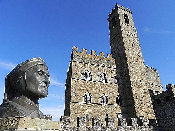 Castello dei Conti Guidi (foto di Luigi Santini)