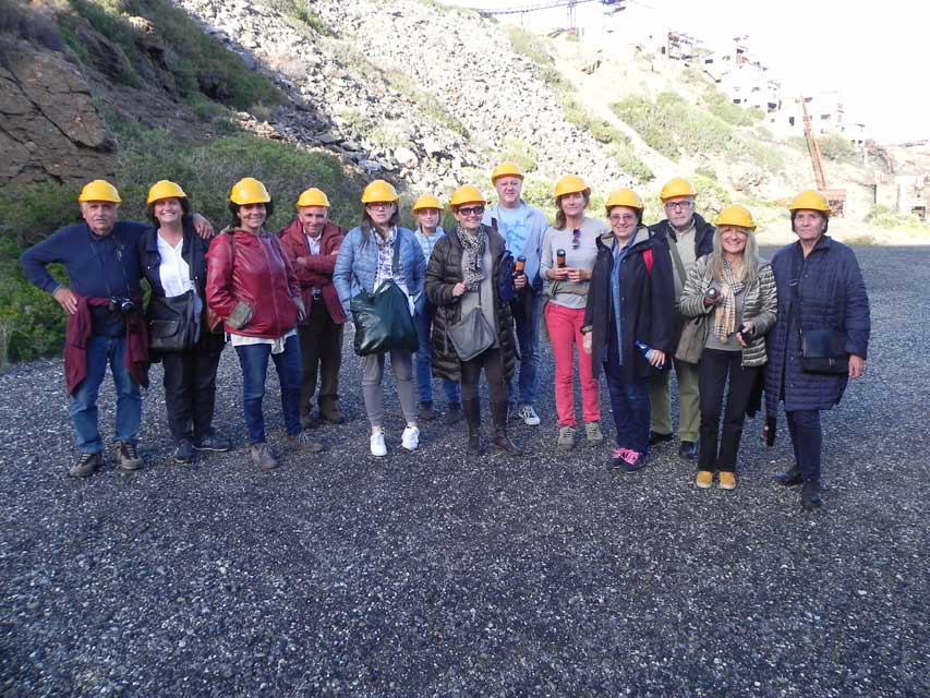 Foto di gruppo prima di entrare nella miniera del Ginevro a Calamita (Capoliveri)