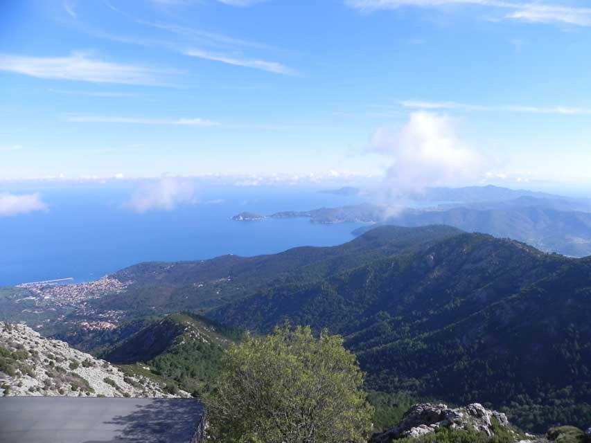 Panoramica dalla cima del Monte Capanne
