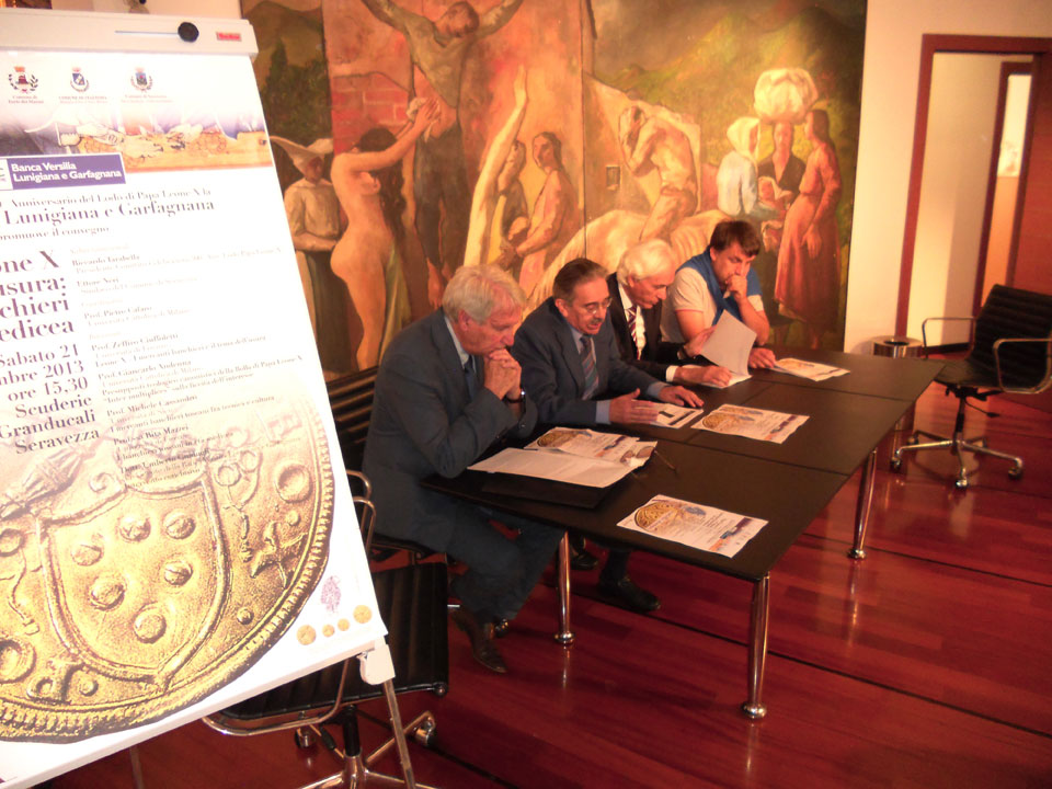 La conferenza stampa di presentazione del Convegno “Papa Leone X e l'usura: i mercanti banchieri in età medicea” promosso dalla Banca Versilia Lunigiana e Garfagnana (©Stefano Roni)