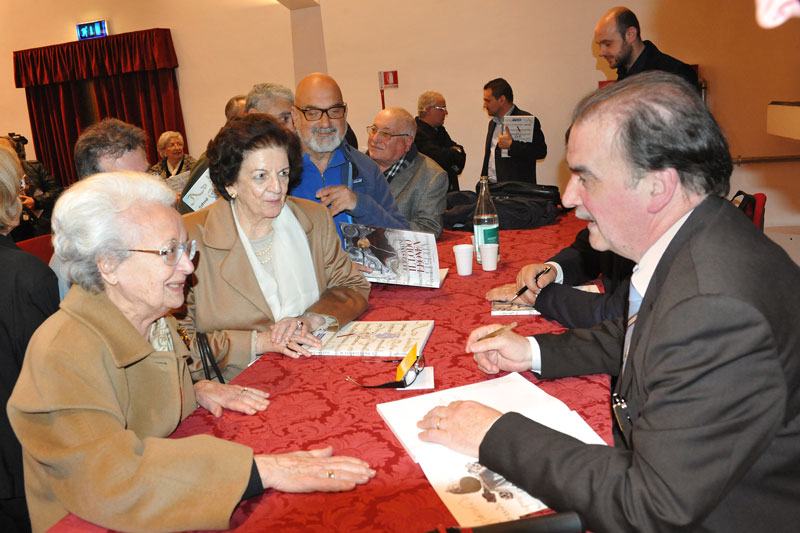 L'autore Luigi Santini incontra il pubblico (©Emma Leonardi)