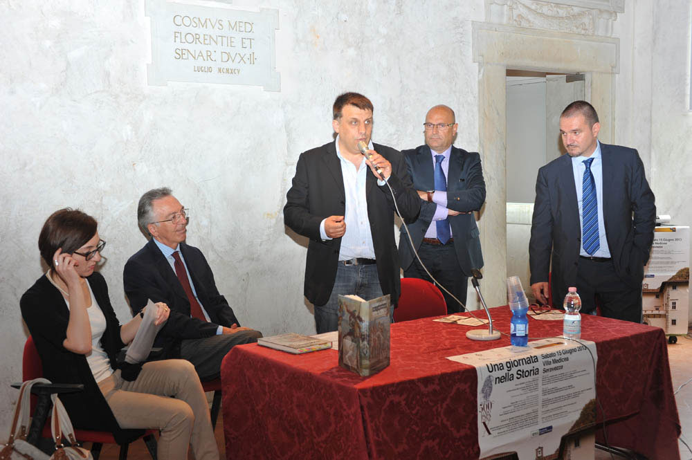 L'intervento dell'assessore alla cultura del Comune di Seravezza Riccardo Biagi (©Emma Leonardi)