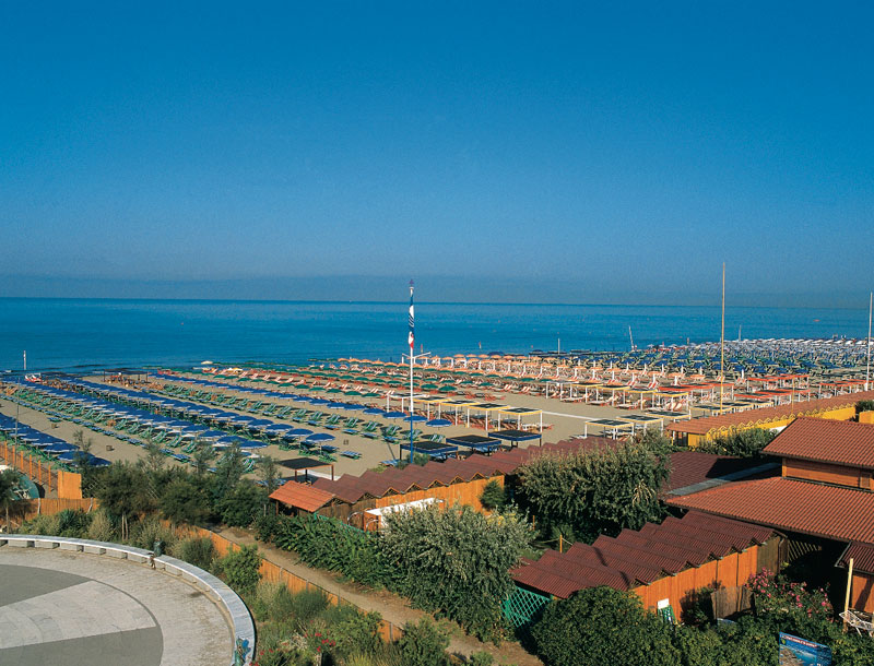 Scorcio della spiaggia di Forte dei Marmi (©Erio Forli/Edizioni Monte Altissimo)