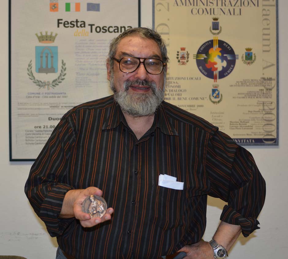 Pier Giorgio Mei, presidente del Gruppo Filatelico Numismatico Versiliese (©Emma Leonardi)
