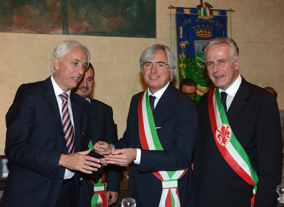 Da sinistra: Riccardo Tarabella, il sindaco di Forte dei Marmi Umberto Buratti e il presidente del consiglio comunale di Firenze Eugenio Giani (©Emma Leonardi)