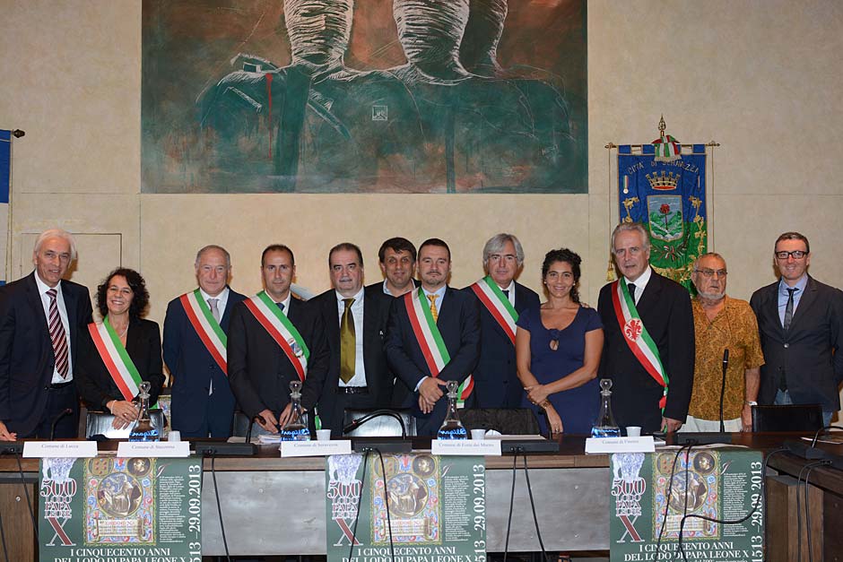 Foto di gruppo per sindaci, autorità e componenti del comitato delle celebrazioni (©Emma Leonardi)