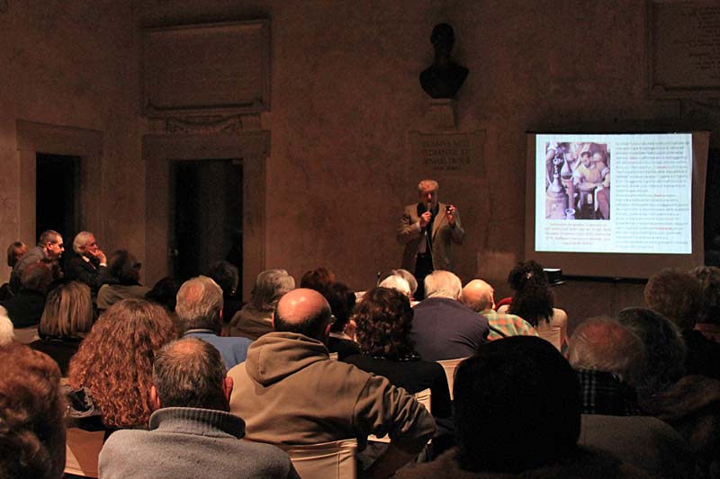 Un momento della conferenza tenuta dal prof. Renato Bonuccelli (Matteo Varisco)