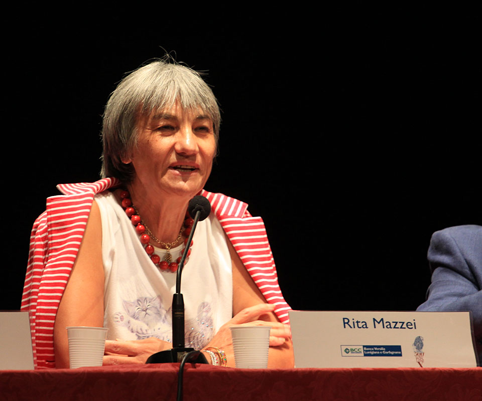 La Prof.ssa Rita Mazzei (Università di Firenze), durante il suo intervento intitolato “I banchieri toscani in età medicea” (©Matteo Varisco)