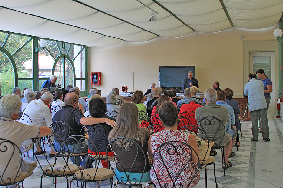 Alcuni momenti della conferenza “Il prima e il dopo del Lodo di Papa Leone X sulla questione versiliese” (©Matteo Varisco)