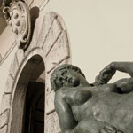 Riproduzione bronzea de “L’Aurora” di Michelangelo Buonarroti a Palazzo Mediceo di Seravezza (realizzazione: Fonderia d’Arte Massimo Del Chiaro, Pietrasanta)