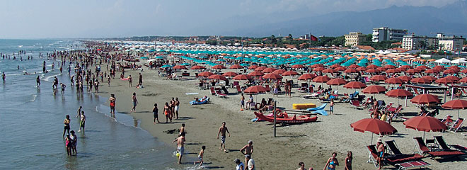 Un tratto della spiaggia di Marina di Pietrasanta